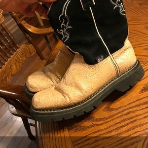 Women’s western boots